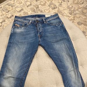 Men’s Diesel 32x32 jeans.